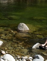 Amateur beach show pussy porn photos