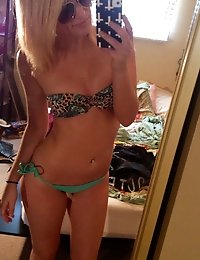 Sexy hipster show pussy xxx pictures